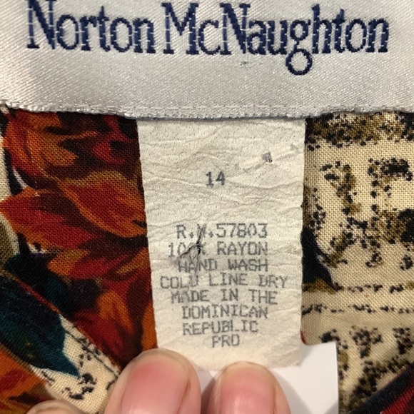 Norton McNaughton Women’s button up blouse , very good condition - Picture 2 of 3